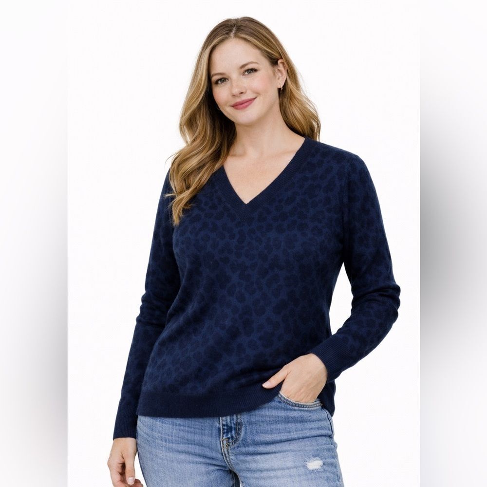 27 Miles Malibu Women's Leapord Print Navy Blue Cashmere V Neck Sweater Medium